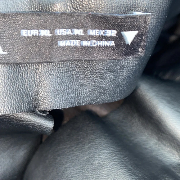 Zara black faux leather belted shorts size XLarge - Picture 6 of 7